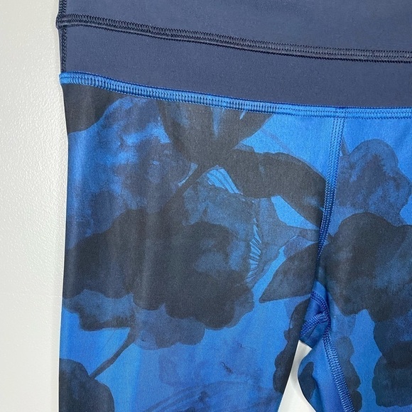 Lululemon Run Inspire II Crop Jumbo Inky Floral - Picture 10 of 11